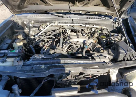 2003 Nissan Frontier Crew Cab Xe z USA, uszkodzony, nr VIN 1N6ED27T43C404683